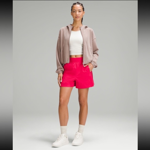 NWT Lululemon Stretch Woven Relaxed-Fit HR Short 4" / Cherry Mist - Picture 3 of 8
